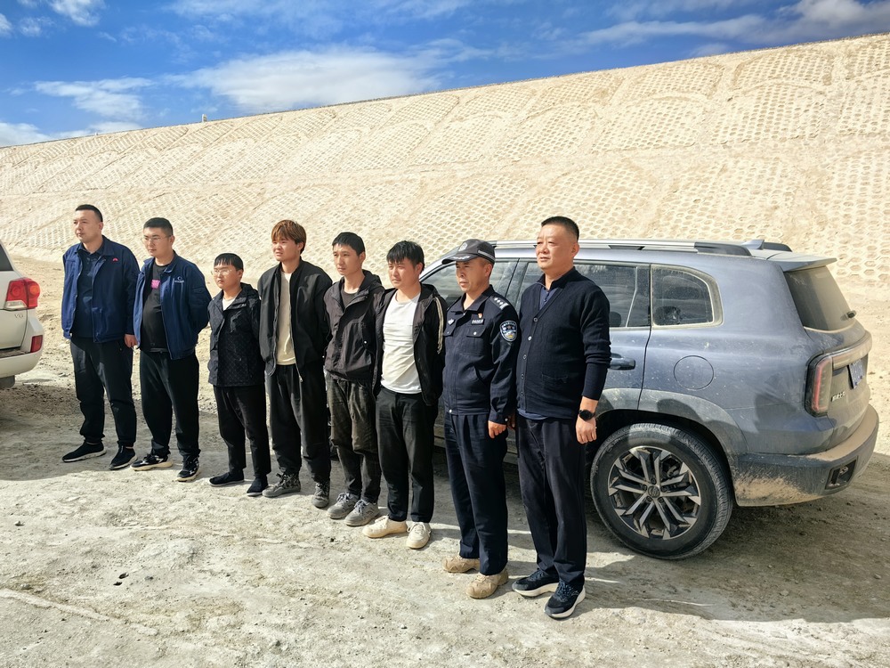 陜煤建設天工公司：與時間賽跑，6小時上演生死戈壁灘救援