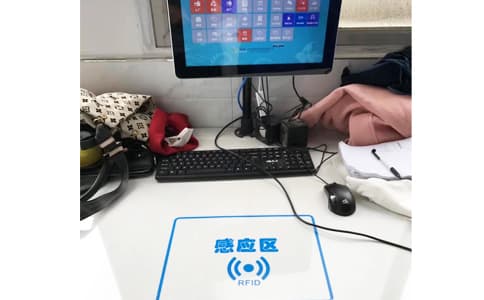 RFID桌面式閱讀器UR5002用于標簽錄入操作