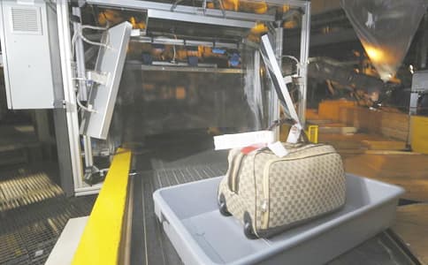 RFID扎帶標(biāo)簽XT9687應(yīng)用于機(jī)場行李分揀管理